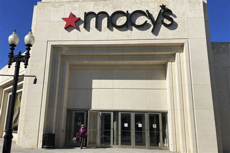 Macy’s makes move to open smaller stores in West, Northeast