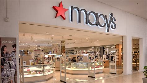 Macy online shop. The Star Rewards program is available at all Macy’s Backstage locations, which means customers can earn points and redeem Star Money. Platinum cardholders receive 5% back in rewards; Gold cardholders receive 3% back in rewards; Silver cardholders receive 2% back in rewards; and Bronze members receive 1% back in rewards! Exclusions & Details. 