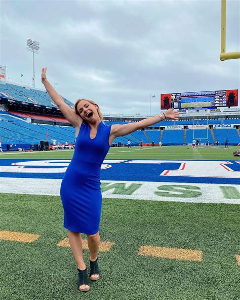 Join Bills Team Reporter Maddy Glab as she goes one-on-one with Wide Receiver Stefon Diggs after practice at the 2022 Pro Bowl.Subscribe to the Buffalo Bills...