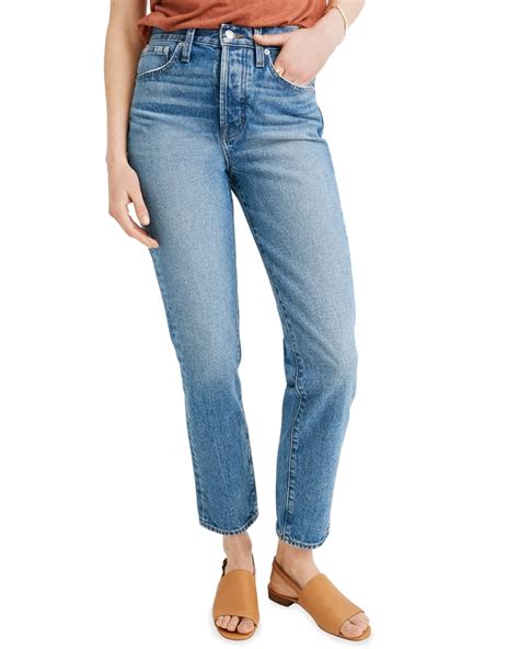 Madewell the perfect vintage jean. Please note: Choose your regular size—these jeans were designed for curves, so no need to size up or down. 11 3/4" high rise, fitted through the hip and thigh, 13 1/2" tapered leg opening, 28" inseam. 