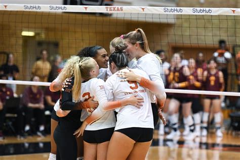 Madisen Skinner among handful of players with Texas volleyball 