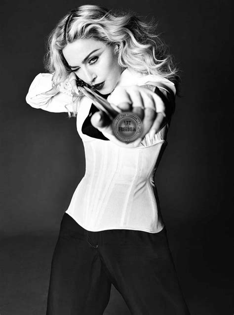 Apr 2, 2021 · Madonna’s piercing blue eyes popped against her long blond locks that draped over her naked bosom. She finished off the look with a subtle nude lip gloss and smoky eyes. 
