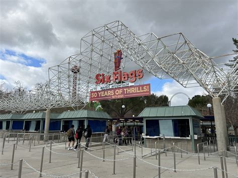 SFMM is busiest during the summer months of June and July, with lighter crowds in January and February. See the Six Flags Magic Mountain Crowd Calendar …
