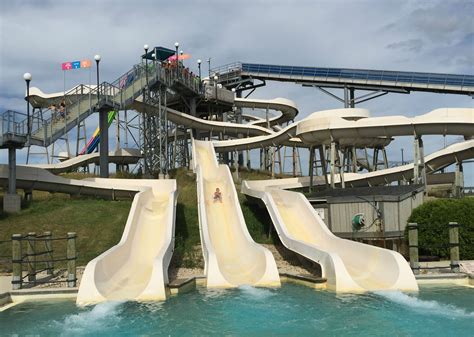 Magic waters waterpark. Magic Waters Waterpark is a family-friendly, outdoor water park with high standards for safety, cleanliness, and friendly customer service. Magic Waters is conveniently located just off Interstate 90/39 in Rockford, … 