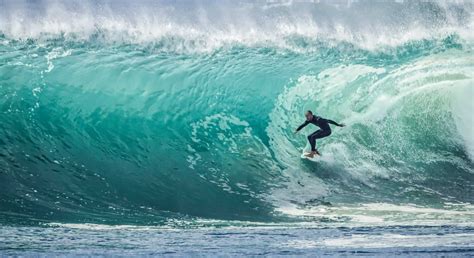 Bundoran Surf Guide. As the prevalence of big and scary waves grows in the media, The Peak is no longer Ireland's most famous wave. The reef is a horseshoe peak, with a long, left, wall that has .... 