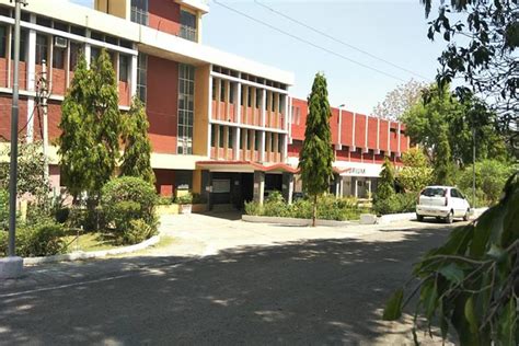 Maharani Laxmi Bai Medical College - Wikipedia