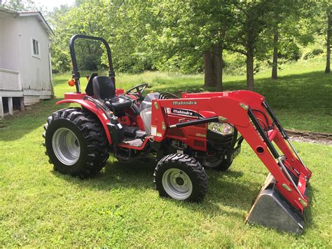 Mahindra Compact Utility tractor: Mahindra 3640 Engine: Mahindra 2.7L 4-cyl diesel: ROPS Fuel tank: 11.3 gal 42.8 L: Cab Fuel tank: 14.5 gal 54.9 L: Engine details ... Mahindra 3640 Transmissions: 12-speed power shuttle: hydrostatic: Transmission details ... Mahindra 3640 Power: Engine: 40 hp 29.8 kW: Hydro PTO (claimed) 30.5 hp 22.7 kW: Gear .... 