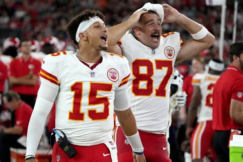 Mahomes throws a touchdown pass as Chiefs roll to 38-10 preseason win over the Cardinals