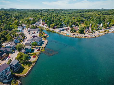 Mahone bay obituaries.  Offer condolences/tributes, send flowers or crea...