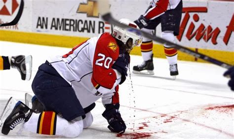 Mahtomedi rallies around hockey player injured in crash
