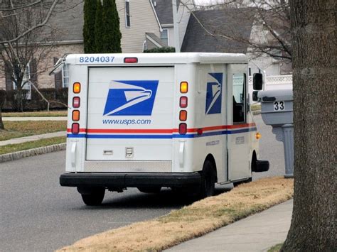 Mail carrier robbed of postal keys in Palo Alto