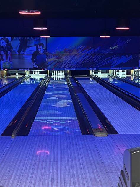 Main event colorado springs. Main Event Colorado Springs is more than just 22 lanes of state-of-the-art bowling, gravity ropes, laser tag, and over 100 games. It's also one of the best venues for … 