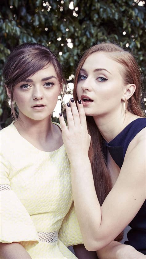 Maisie Williams Sophie Turner GIF - Maisie Williams Sophie