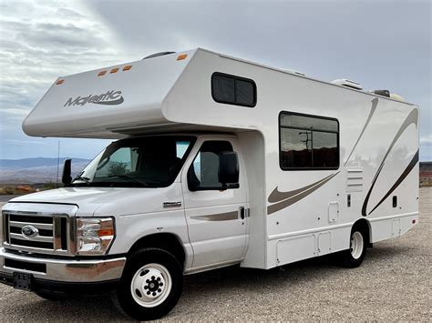 2017 THOR MAJESTIC 23A CLASS C SLEEPS 5 Discover the 2017 Majestic 23A from Thor Motor Coach - a remarkable RV with a unique design. This RV stands out with its sleek exterior. It's compact and easy to handle on various terrains, making it suitable for experienced and new RV enthusiasts.. 