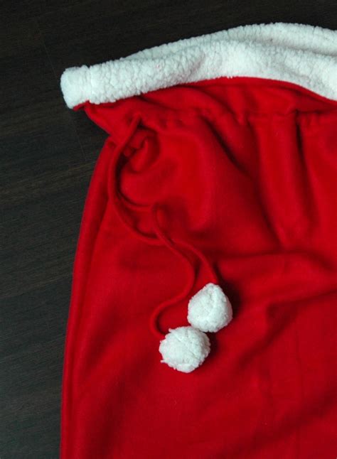 Make a Santa Bag A Tutorial crafterhours