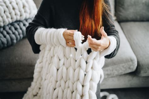 Make a blanket. Make the chain as long as you'd like the blanket to be wide, then add one more loop. Start working toward the left for row two. Skip the first loop, then pull a loop … 