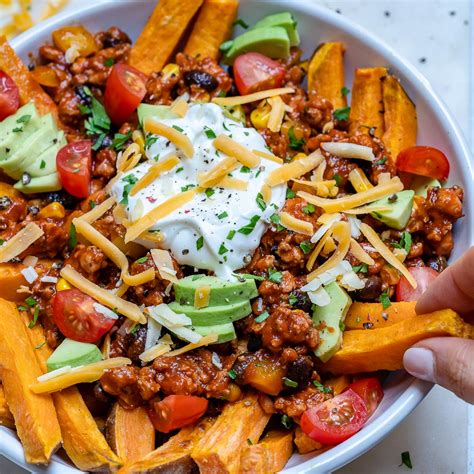 Make these Chili Sweet Potato Fries for Clean Eating Heaven!