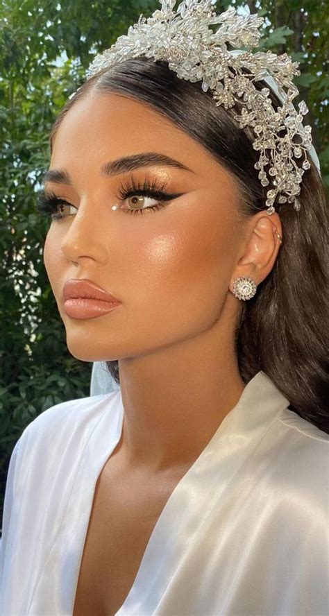 Makeup for wedding. It's wedding season y'all! That means so is sweating while doing your makeup as a wedding guest unsure how to apply lashes and what foundation to use. Stop t... 