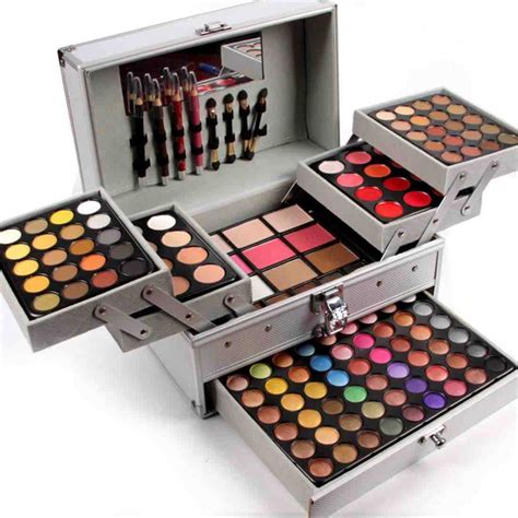 Makeup kit. You can find a pre-assembled makeup kit box online. These makeup kits are available in different combinations and colour palettes with make-up brushes and blending sponges. The AMLY glowing makeup kit of 16 items includes eyeshadow, kajal, lipsticks, nail polish remover, compact powder, eyeliner, makeup brush, lip liner, and an eyebrow pencil. 