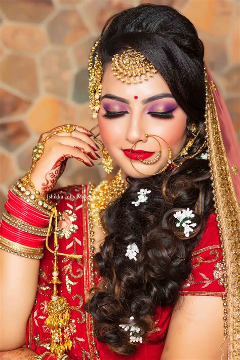 SHOP WEDDING BEAUTY. Discover wedding makeup looks, step-by-step tutorials for wedding makeup looks and bridal makeup ideas including natural, glowing and dreamy bridal makeup and beauty tips.. 