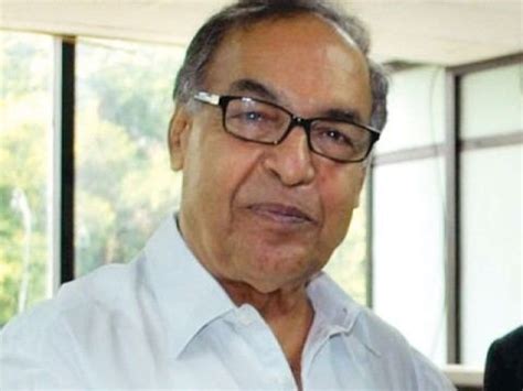 Makhdoom Shahabuddin - Wikipedia