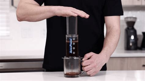 Making espresso in aeropress