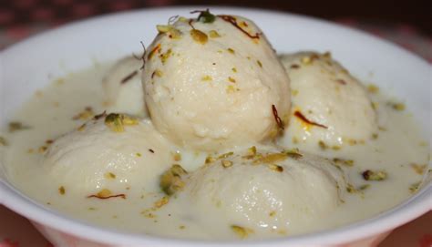 Malai. Jun 10, 2023 · Pinch off 1 teaspoon of the kofta mixture and roll to a small ball. Slide it to the hot oil to ensure the mixture is right and does not disintegrate. . If the ball does not disintegrate or disperse in oil, then go ahead with the next step. If the ball disintegrates, add more corn starch to fix it (refer notes). 