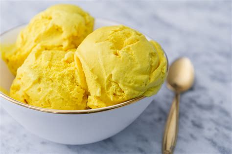Malai ice cream. Jun 26, 2018 · Remove custard from double boiler and allow to cool. Using an electric or hand-held mixer, whip up the heavy cream until you get stiff peaks. Once custard has cooled, fold it into the mixture. Soak the saffron strands in 1 tsp of hot water. Add to the ice cream. Add in your ricotta, lemon juice, cardamom. 