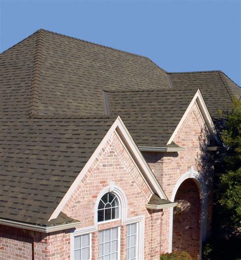 Class 4 impact resistance offers your roof the highest rated protection available. Superior granule adhesion provides your roof lasting beauty and protection from damaging solar rays. Specially formulated asphalt sealants hold the shingle in place during high winds and rain sealants protect from wind driven rain.. 
