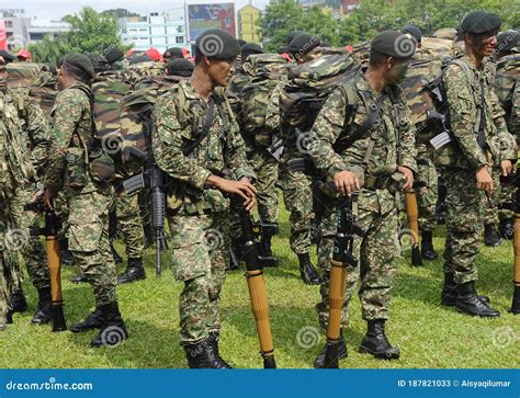 Malaysian Soldiers in Uniform and Fully Armed. Editorial Image Image