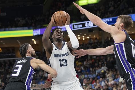 Malik Monk, Domantas Sabonis lead the Kings to a 123-92 victory over the Grizzlies
