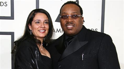 NEW YORK (AP) - Gospel singer Marvin Sapp is mourning the death of his wife and manager, MaLinda Sapp. His record label, Verity Records, said she died Thursday after a fight with cancer.. 