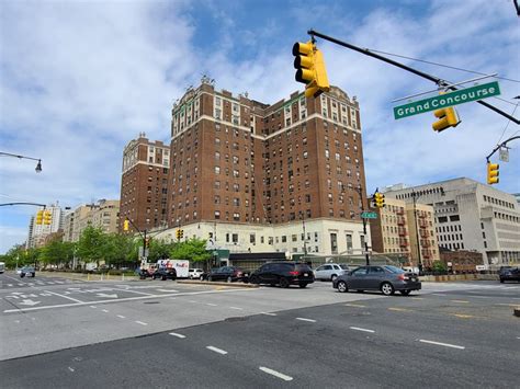 About 505 E 161st St Bronx, NY 10451. Find your new home at 505 E 161st St. This community is located in the Morrisania area of Bronx. The leasing team is available to help you find the perfect apartment. Experience a new standard at 505 E 161st St. 505 E 161st St is an apartment community located in Bronx County and the 10451 ZIP Code.. 