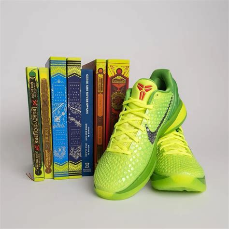 Size 10.5 Mamba Christmas Storyteller Collection Kobe 6 Grinch IN HAND FREE SHIP. COMES WITH ALL BOOKS BRAND NEW SHIPS SAME DAY PURCHASED..