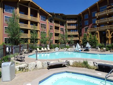 Mammoth Lakes CA Hotels, Restaurants and Shopping - Mono …