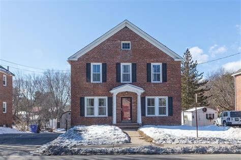 833 Mammoth Rd, Manchester, NH 03104 is currently not for sale. The 3,