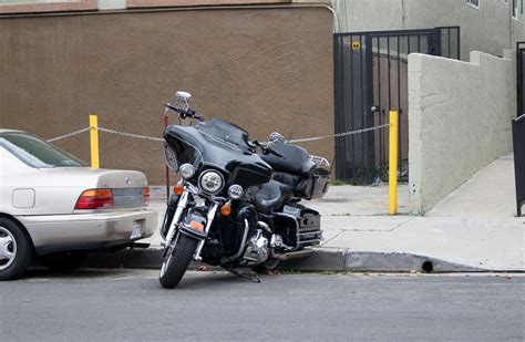 Man Badly Injured in Motorcycle Crash near Flamingo Road [Las Vegas, NV]
