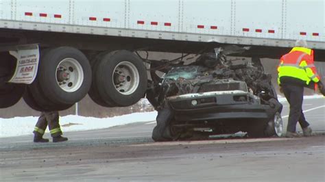 Man Dies in Sedan vs Pickup-Truck Collision on Interstate 35 [Austin, TX]