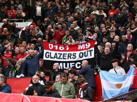 Man United sale: Fans stage latest protests against Glazers