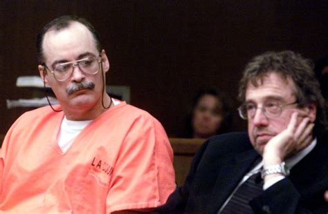 Man accused of killing California cop 40 years ago goes on trial again