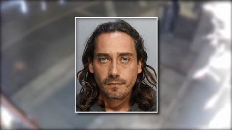 Man accused of vandalizing Coral Way restaurant on Christmas Day, pouring hot sauce on railing