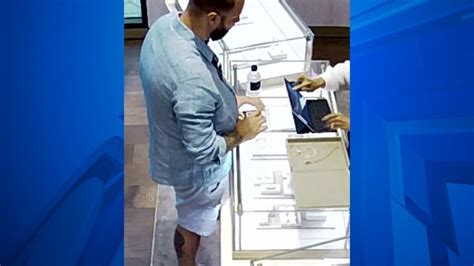 Man allegedly uses stolen credit card for $9K jewelry purchase