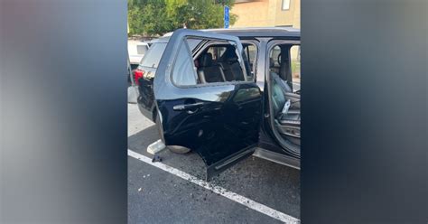 Man arrested after threatening store employee, smashing car windows with golf club in Alameda: police