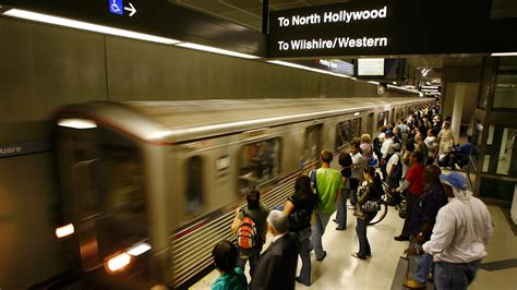 Man arrested for Hollywood subway train stabbing
