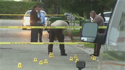 Man dead, 1 injured after shooting on Southwest Side