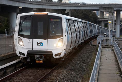 Man dies of apparent overdose on BART train Monday morning
