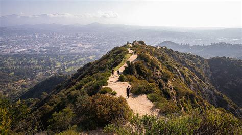 Man dies on Griffith Park hiking trail