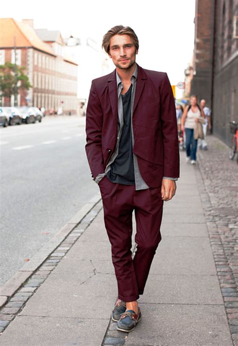 Man fashion. 5 Tips For Tall Men’s Fashion. 1. Create Contrast. If you’re tall and slim, keeping things too simple only serves to make you look taller and slimmer. The best fix is to break things up, says ... 