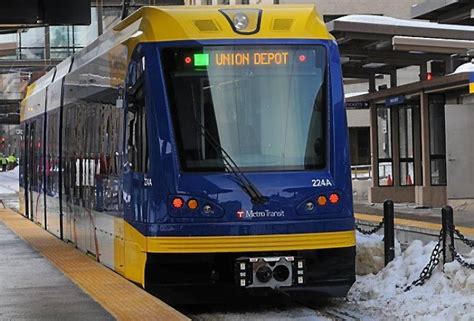 Man fatally struck by light rail train in downtown Minneapolis after falling onto tracks during fight