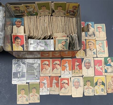 Man finds hundreds of rare 1920s baseball cards in deceased father's closet